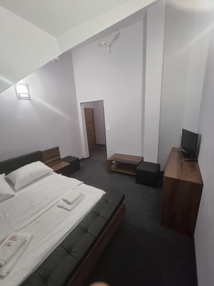 Hotel Jan Zgorzelec Buitenkant foto
