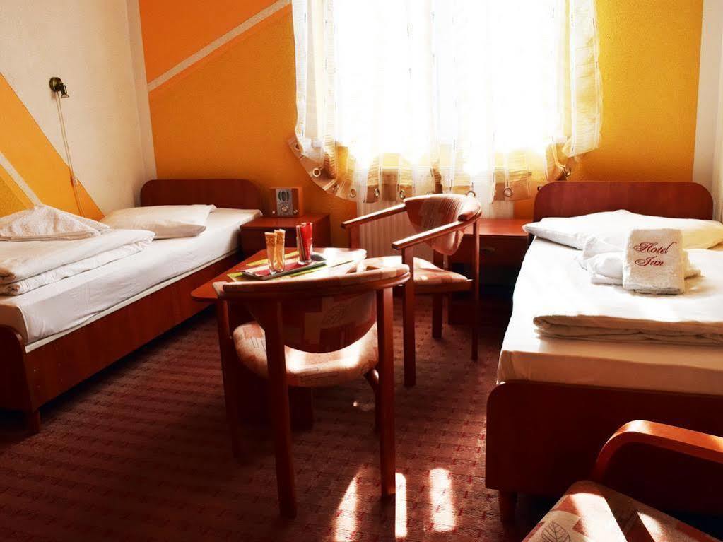 Hotel Jan Zgorzelec Buitenkant foto