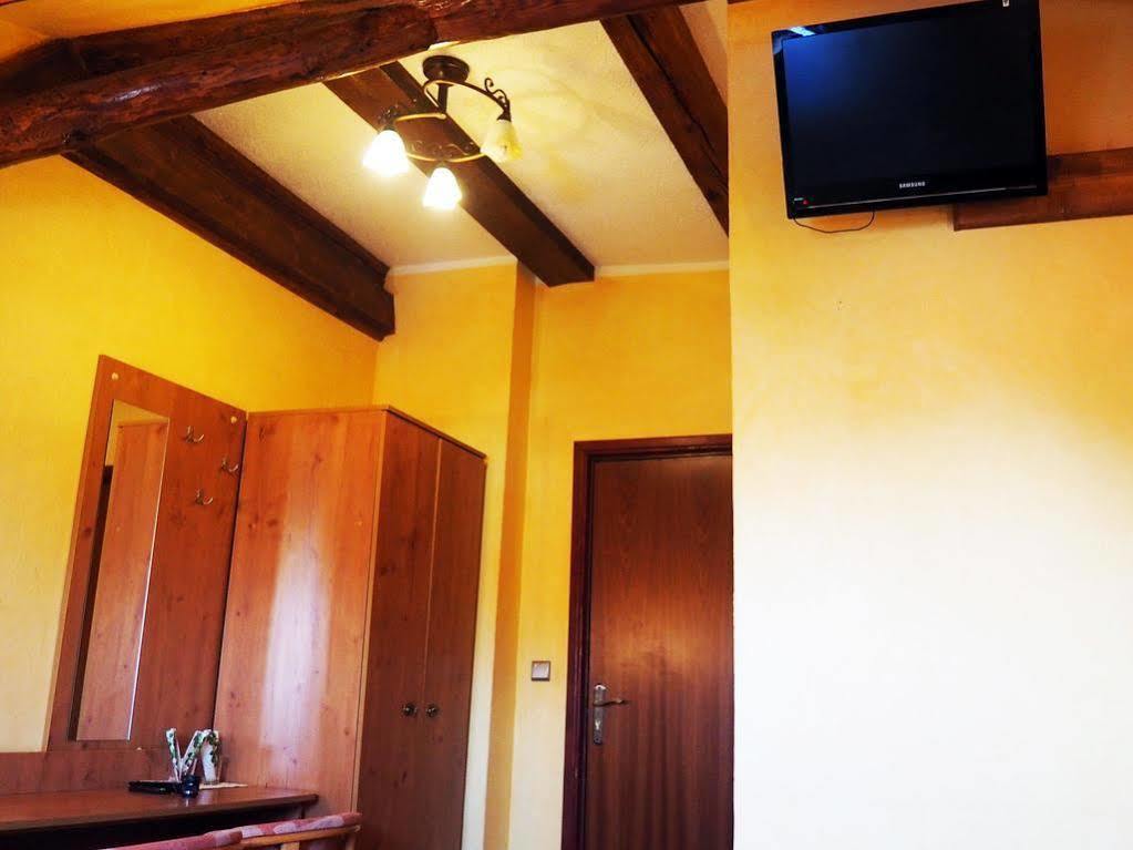 Hotel Jan Zgorzelec Buitenkant foto